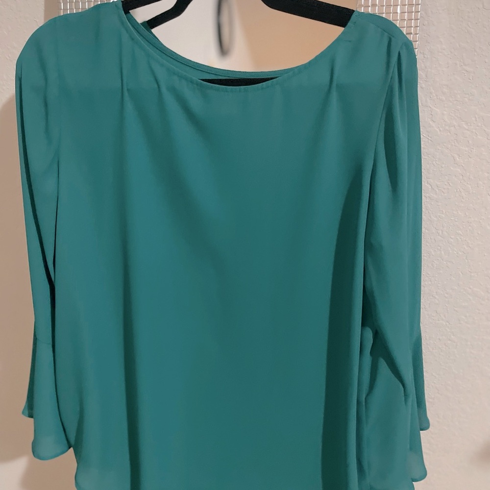 🌸 Turquoise Flowy Blouse | Effortless Chic for Work or Weekend ✨ - Picture 5 of 5